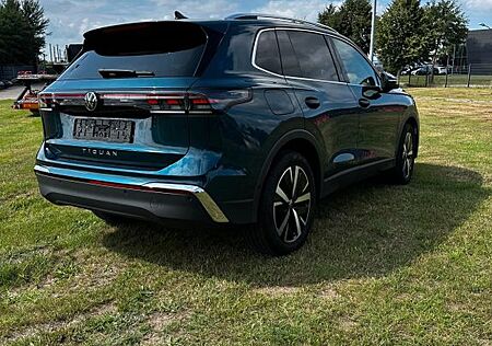 VW Tiguan Volkswagen 2.0 TDI SCR DSG Elegance Pano Stdhz IQ