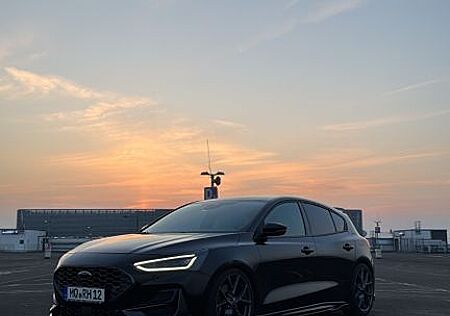 Ford Focus 2,3 EcoBoost ST X