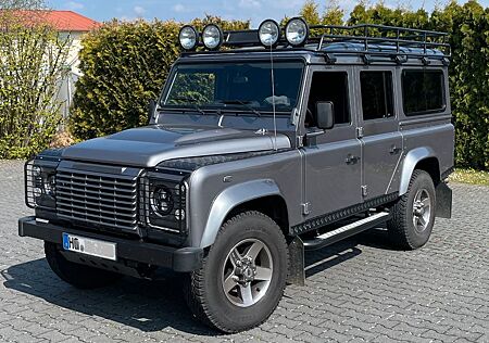 Land Rover Defender 110 TD4 Station Wagon E