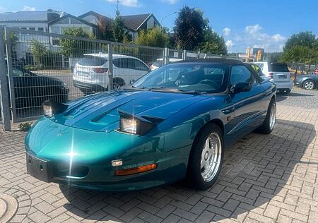 Pontiac Firebird -