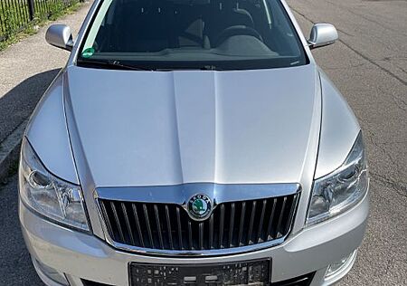 Skoda Octavia Combi 1.4 TSI DSG Ambiente Ambiente