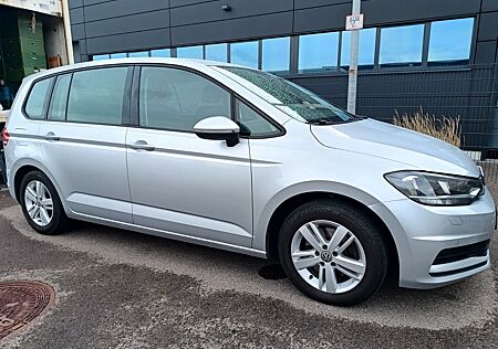 VW Touran Volkswagen 1.6 TDI SCR Komfortline
