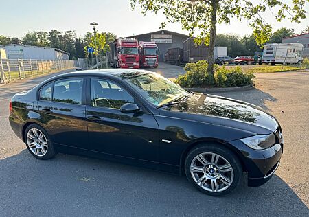 BMW 318i E90