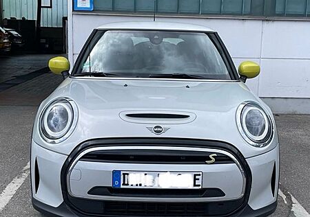 Mini Cooper SE Electric Trim Electric Trim