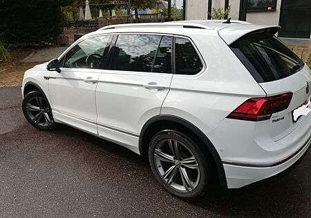 VW Tiguan Volkswagen 2.0 TDI SCR DSG 4MOTION R-LINE