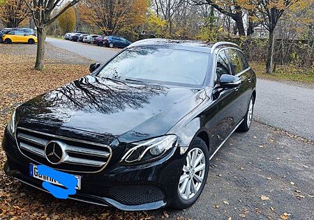 Mercedes-Benz E 220 d T Autom. -