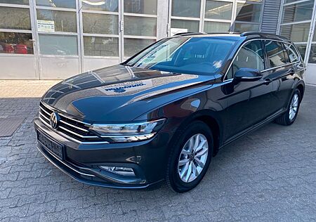 VW Passat Variant Volkswagen Business/AHK/Navi/ACC/Automatik