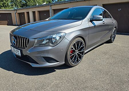 Mercedes-Benz CLA 180 -