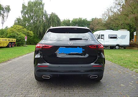 Mercedes-Benz GLA 200 DCT -