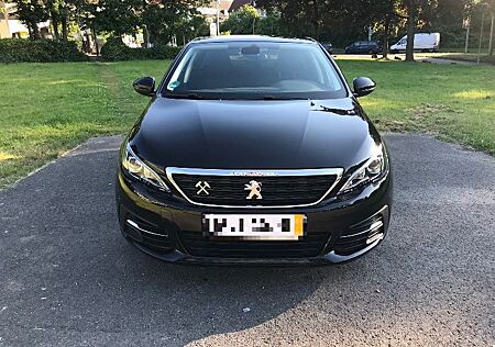 Peugeot 308 PureTech 130 Active Active