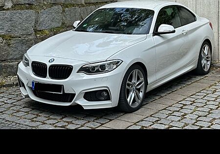 BMW 220i M Sport | Navi | Xenon | PDC | SHZ |