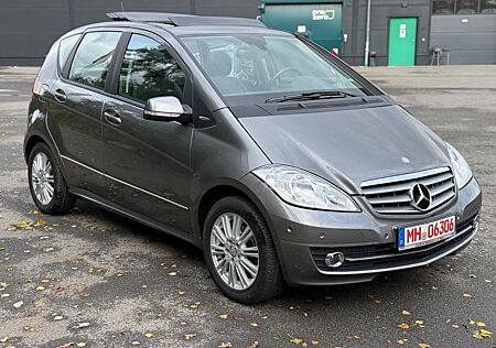 Mercedes-Benz A 200 A200*1.Hand*Automatik*Panorama*PDC*SZH*Gepflegt*