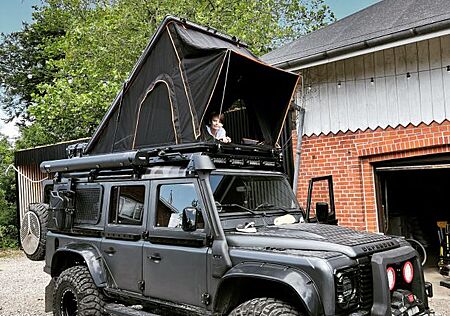 Land Rover Defender 110