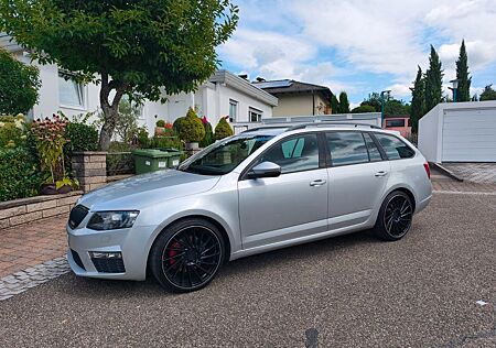 Skoda Octavia 2.0 TDI DSG RS Combi RS
