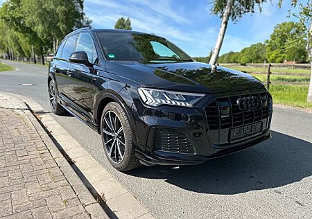 Audi Q7 50 TDI quattro S line Matrix