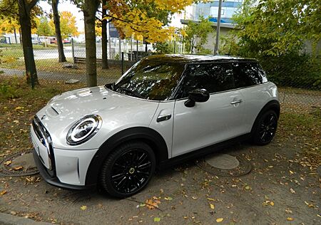 Mini Cooper SE Electric Trim Electric Trim
