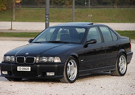 BMW M3 e36 saloon