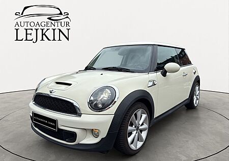 Mini Cooper S LCI*LEDER*XENON*NAVI*SCHECKHEFT*