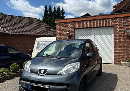 Peugeot 107 Petit Filou 70 Petit Filou