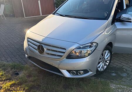 Mercedes-Benz B 180 BlueEFFICIENCY -