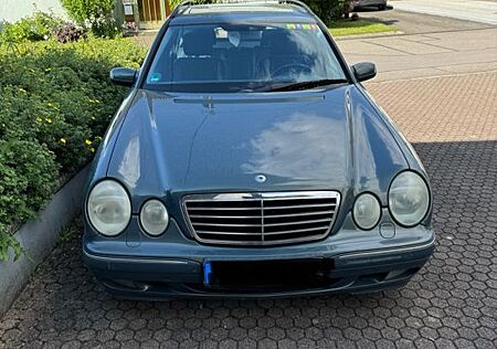 Mercedes-Benz E 240 T CLASSIC Classic