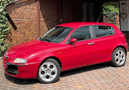 Alfa Romeo 147 2001 mit Pirelli - teils defekt