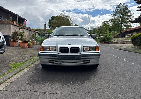 BMW 316i E36