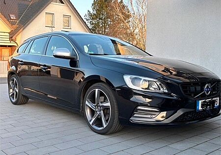 Volvo V60 D4 Geartronic Momentum R-Design