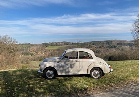 Andere Morris Minor Saloon (Rechtslenker)