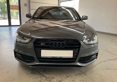 Audi S4 3.0 TFSI S tronic quattro -