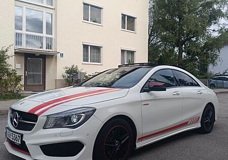Mercedes-Benz CLA 200 Mercedes AMG-Sportlich mit Panoramadach