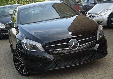 Mercedes-Benz A 180 Style Night Paket / 1. Besitz / Automatik