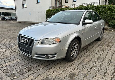 Audi A4 2.0i Limousine Klimaautomatik ZH AHK