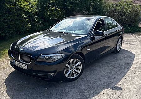 BMW 523i -