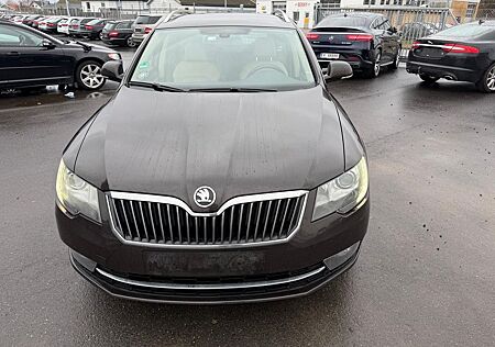 Skoda Superb Combi Elegance 4x4 3.6