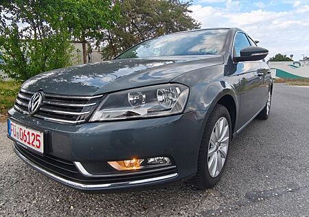 VW Passat Volkswagen Lim. Comfortline BlueMotion