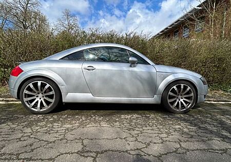 Audi TT Coupe 1.8T quattro 165 kW - 224ps