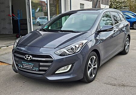 Hyundai i30 1.6 CRDi 16V cw blue Style