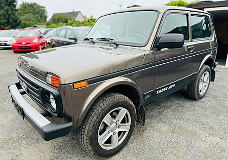 Lada Taiga 1.7 4x4/7403 km/E6/AHK(Groß)ca.2 Tonnen