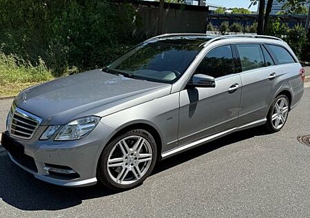 Mercedes-Benz E 350 CDI T BlueEFFICIENCY - AMG-Paket