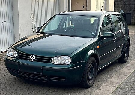 VW Golf Volkswagen 1.6 Basis