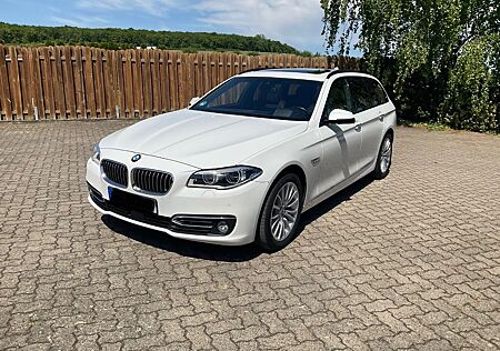 BMW 530d xDrive Touring A Luxury Line Luxury Line