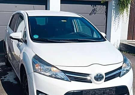 Toyota Verso 1.8l Valvematic Executive 5-Sitzer Exe...