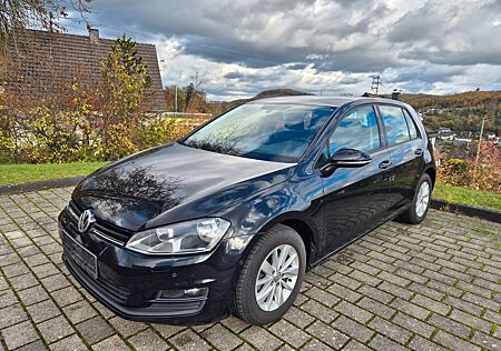 VW Golf Volkswagen VII Lim. Trendline BMT