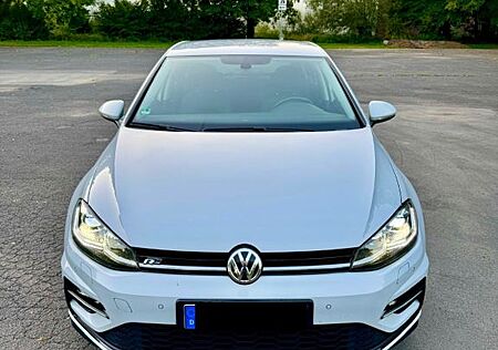 VW Golf Volkswagen 1.5 TSI ACT Highline
