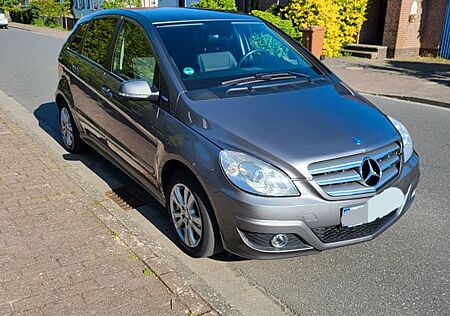Mercedes-Benz B 180 BlueEFFICIENCY -