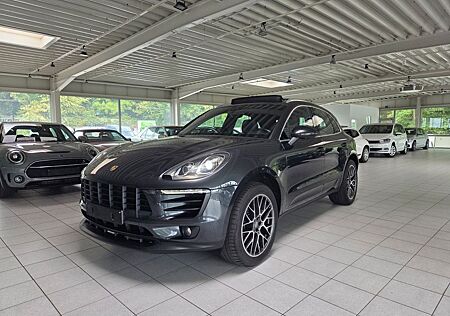 Porsche Macan -