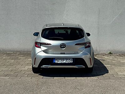 Toyota Corolla 2,0 Hybrid T5 club