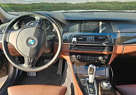 BMW 525 gebraucht kaufen BMW 525d xDrive Touring A Luxury Line Luxury Line