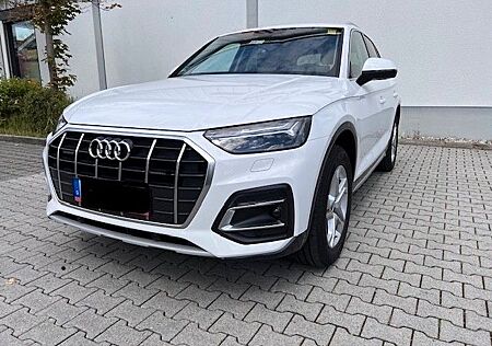 Audi Q5 40 TDI quattro advanced S tronic / Sthzg./AHK